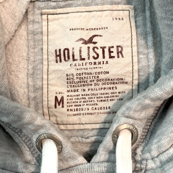 Vintage Hollister Crop Top Hoodie with embroidering and 3/4 length sleeves - Picture 3 of 8